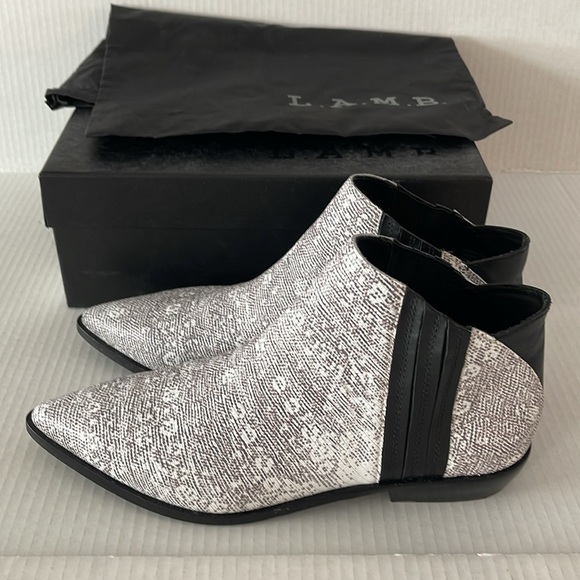 L.A.M.B. Mayor Bootie - Picture 2 of 8